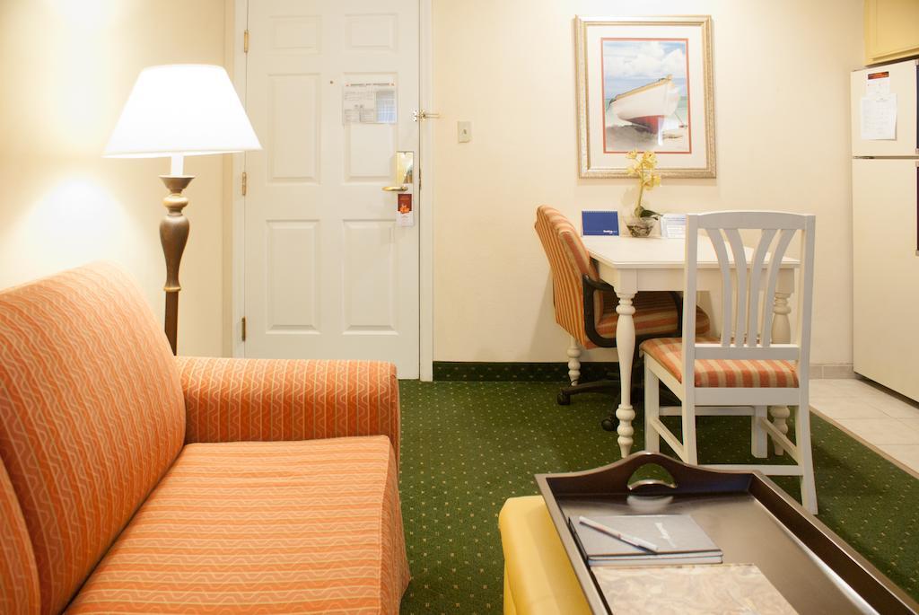 Hawthorn Suites By Wyndham Jacksonville Esterno foto
